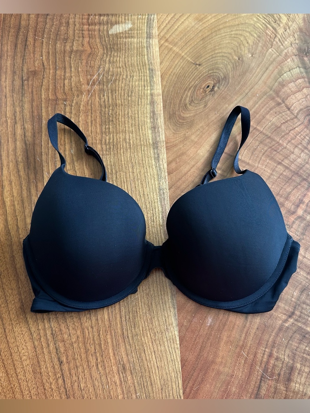 Victoria's Secret Black Smooth Molded T-Shirt Pushup Bra 32DD